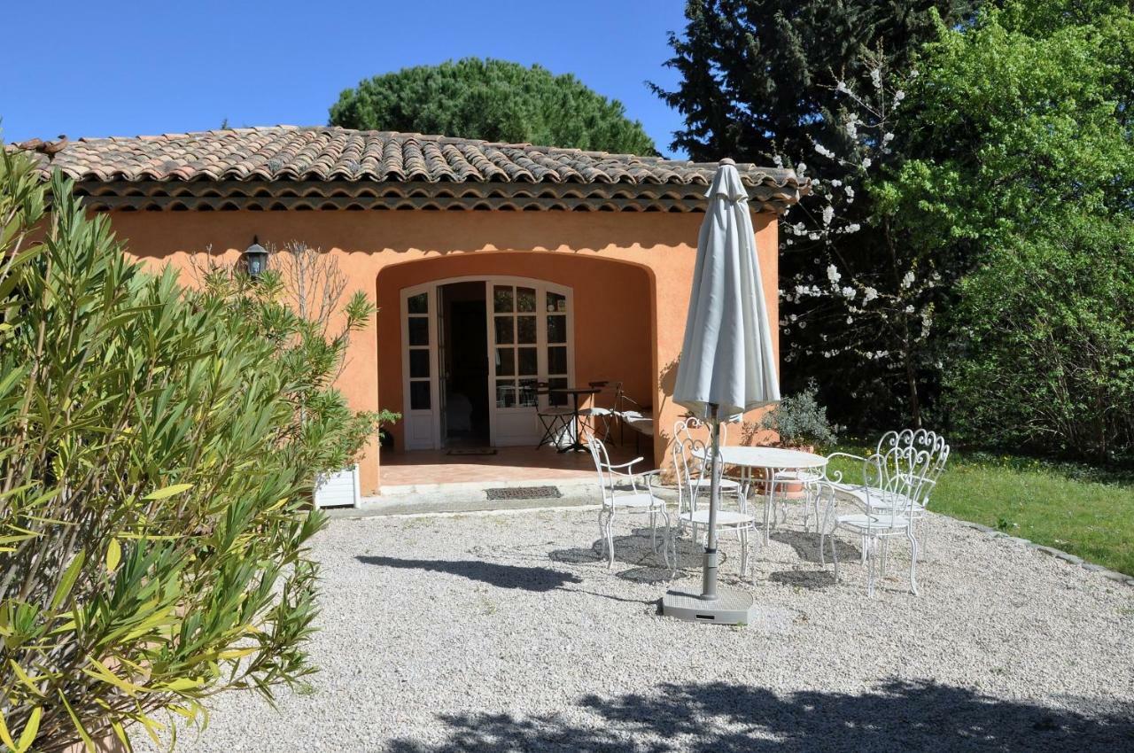 Mas Des Oliviers Bed & Breakfast Saint-Marc-Jaumegarde Exterior photo